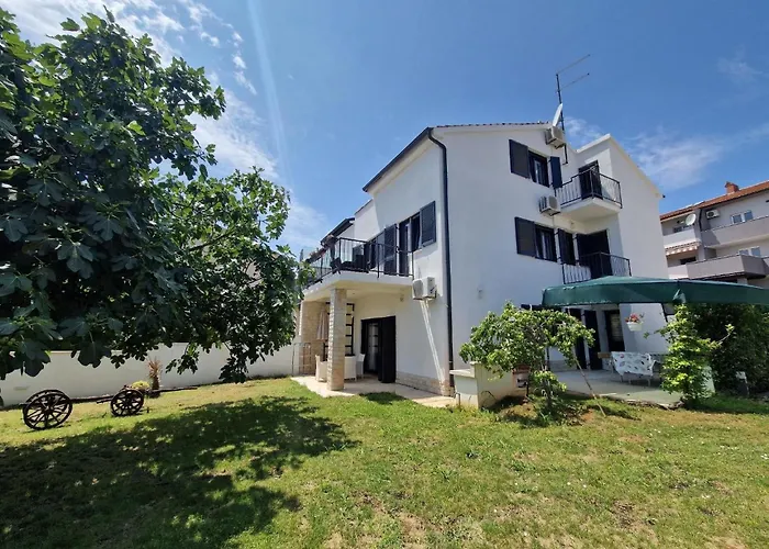 Ferienhaus Fuer 10 Personen Ca 240 Qm In Pula, Istrien Istrische Riviera